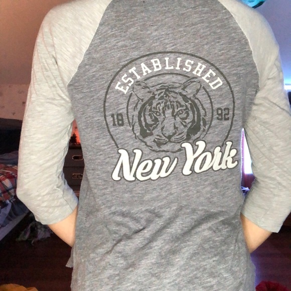 Abercrombie tshirt - Picture 3 of 3